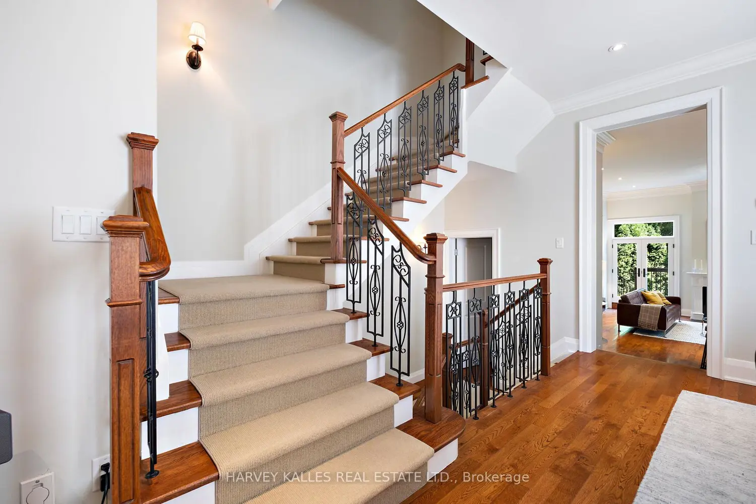 487 Spadina Road photo 4