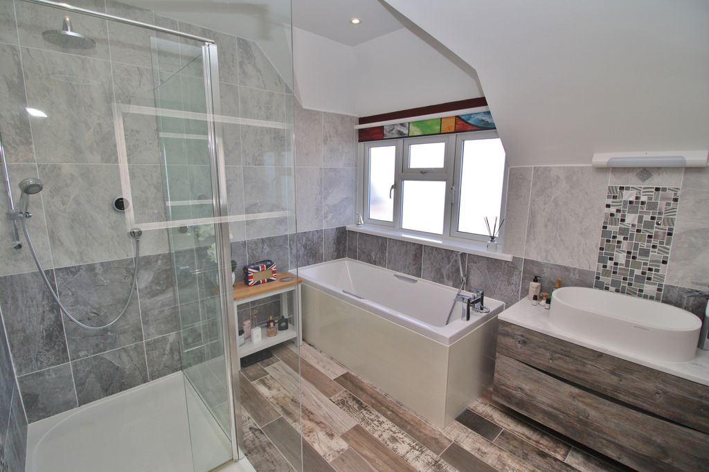 Additional image 9 of 2 bed semi-detached house for saleSouthwood Road, Hayling Island PO11