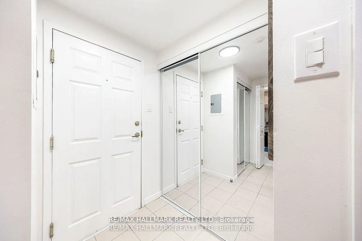 2351 Kennedy Road 319 photo 4