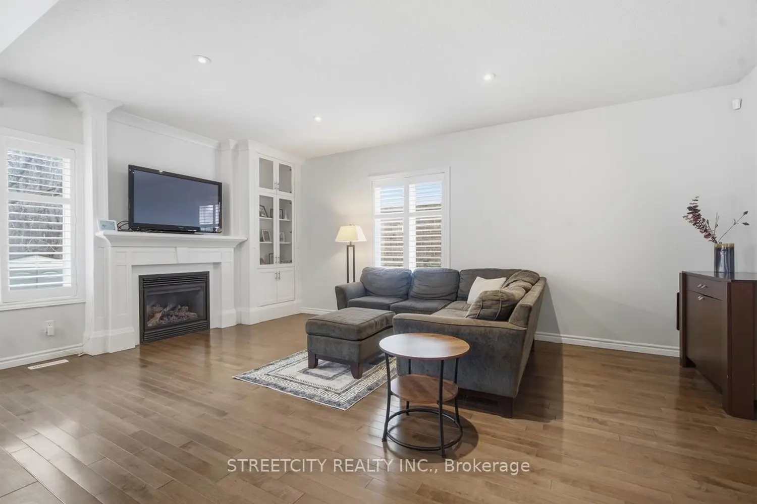 2138 North Routledge Park photo 4