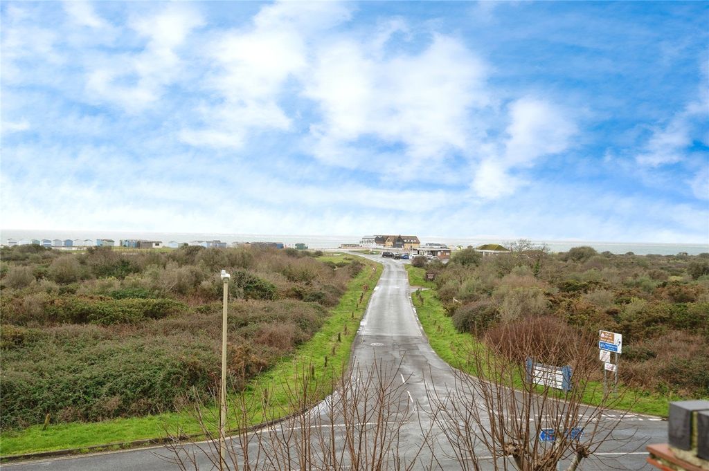 Additional image 20 of 2 bed flat for saleSea Front, Hayling Island, Hampshire PO11