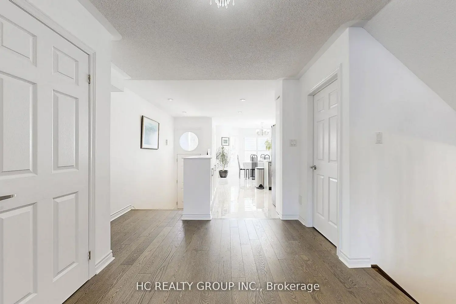 204B Finch Avenue photo 4