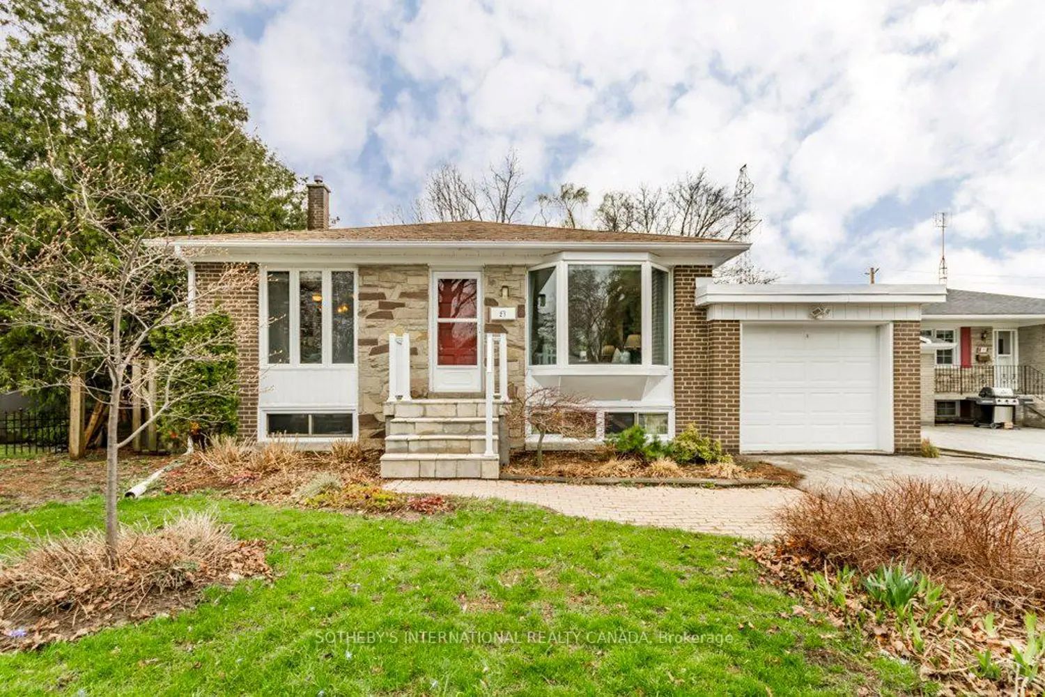 21 Summerside Crescent