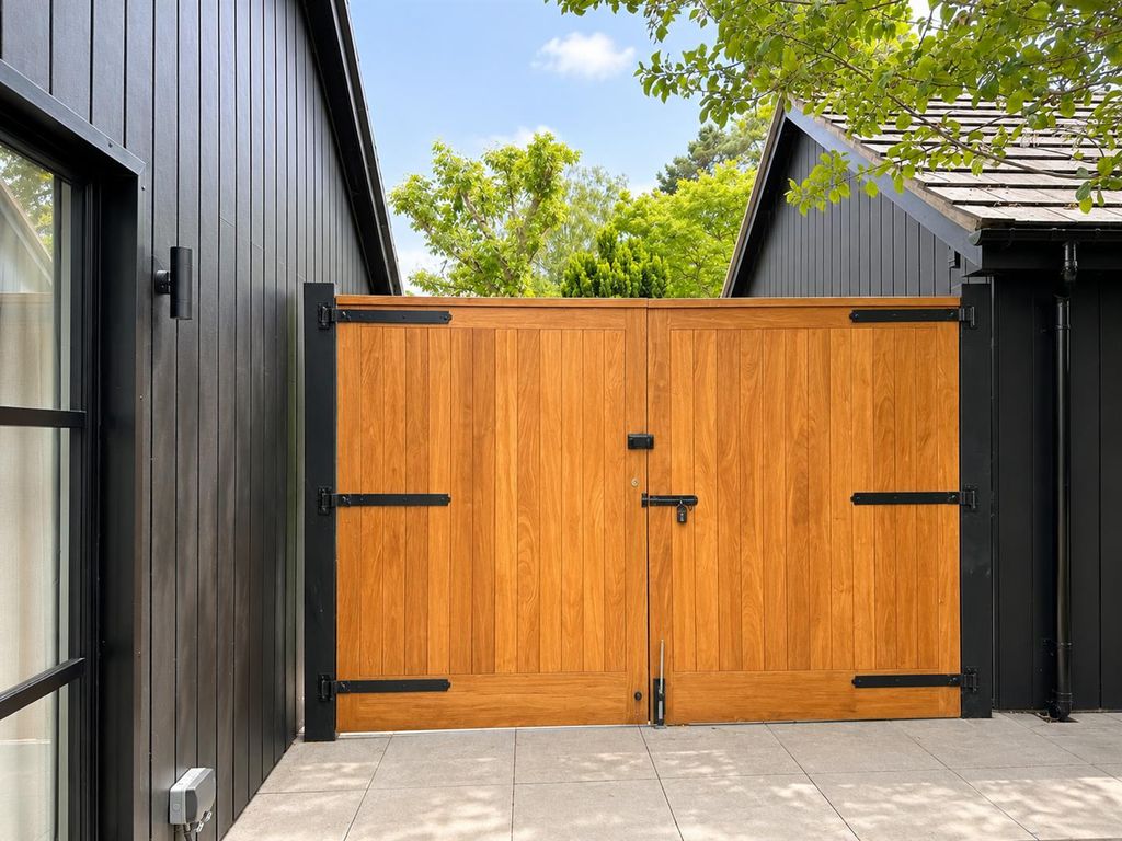 Additional image 54 of 4 bed detached bungalow for saleWatermill Lane, Hertford SG14