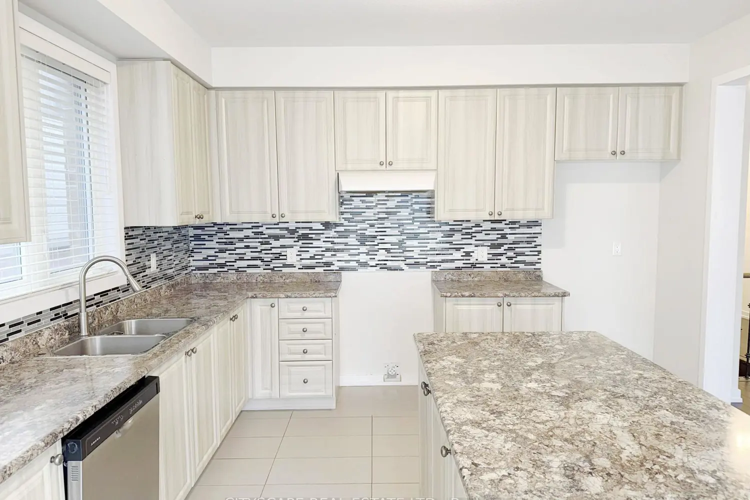 16 Pagebrook Crescent photo 4