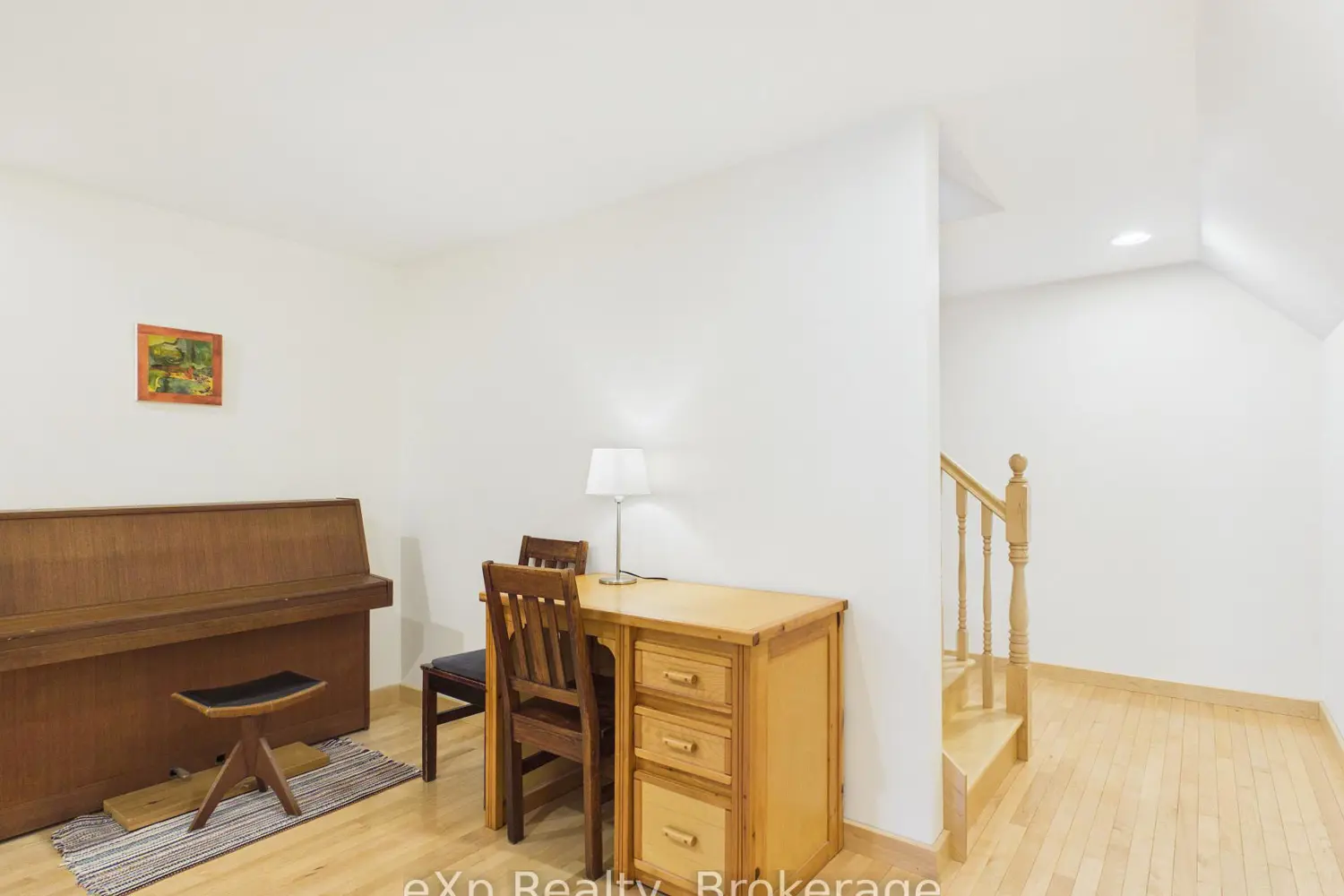 303709 South Line photo 4