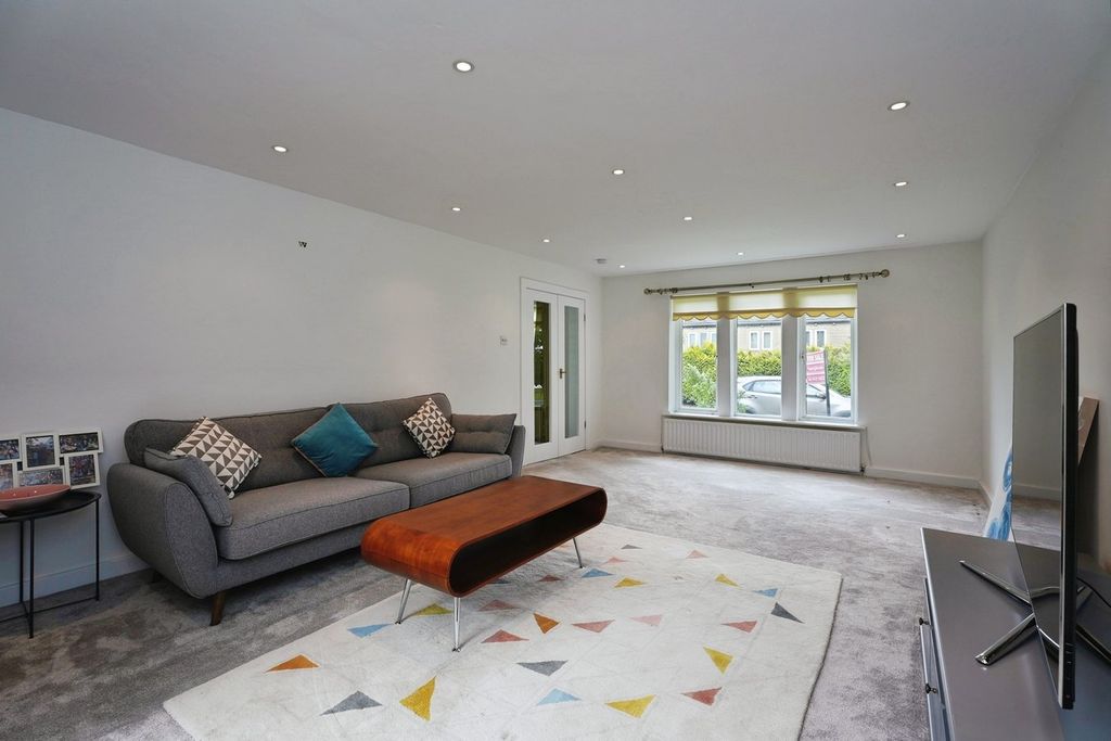 Additional image 5 of 5 bed detached house for saleBroomfield Avenue, Halifax HX3