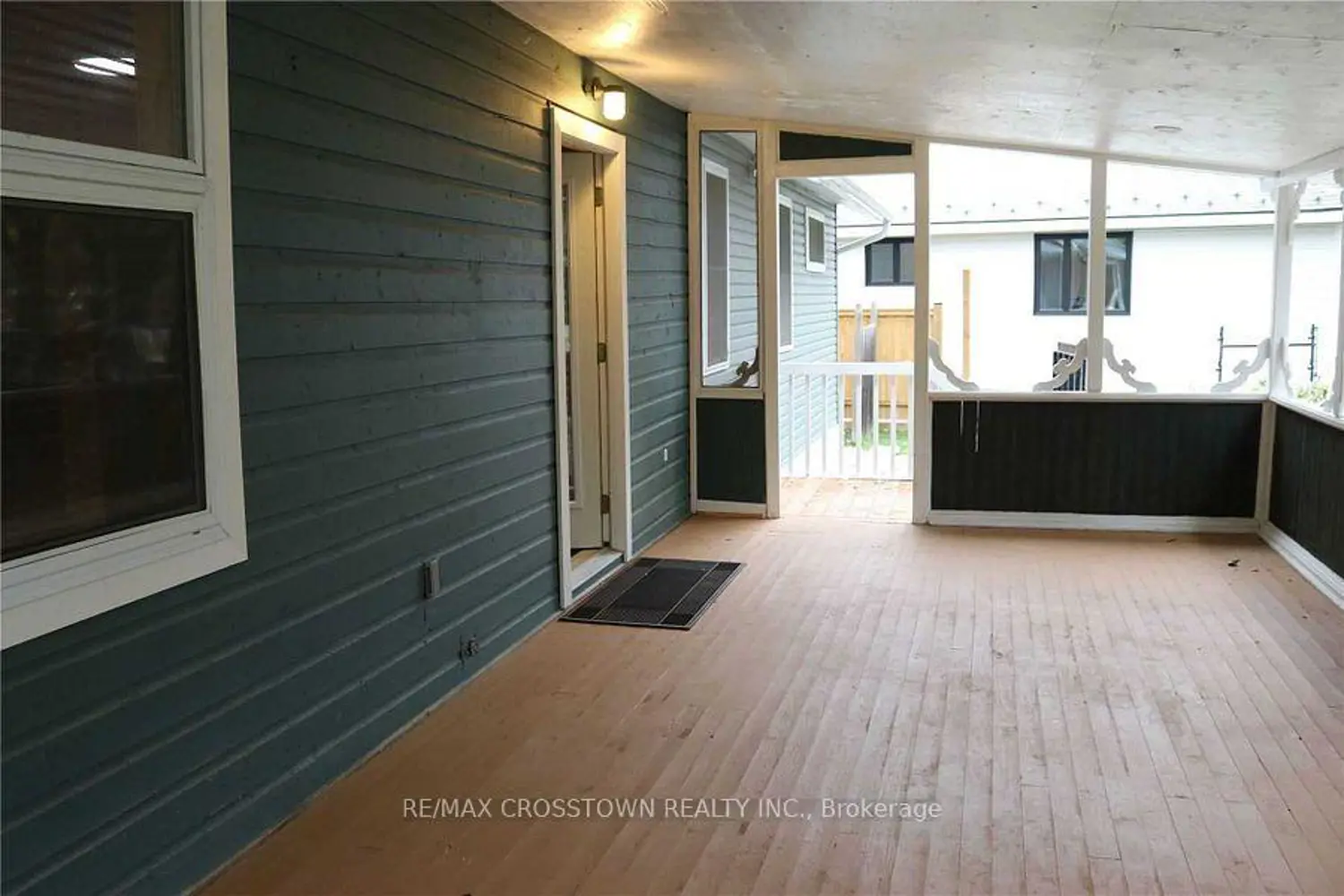 1056 Elm Road photo 3