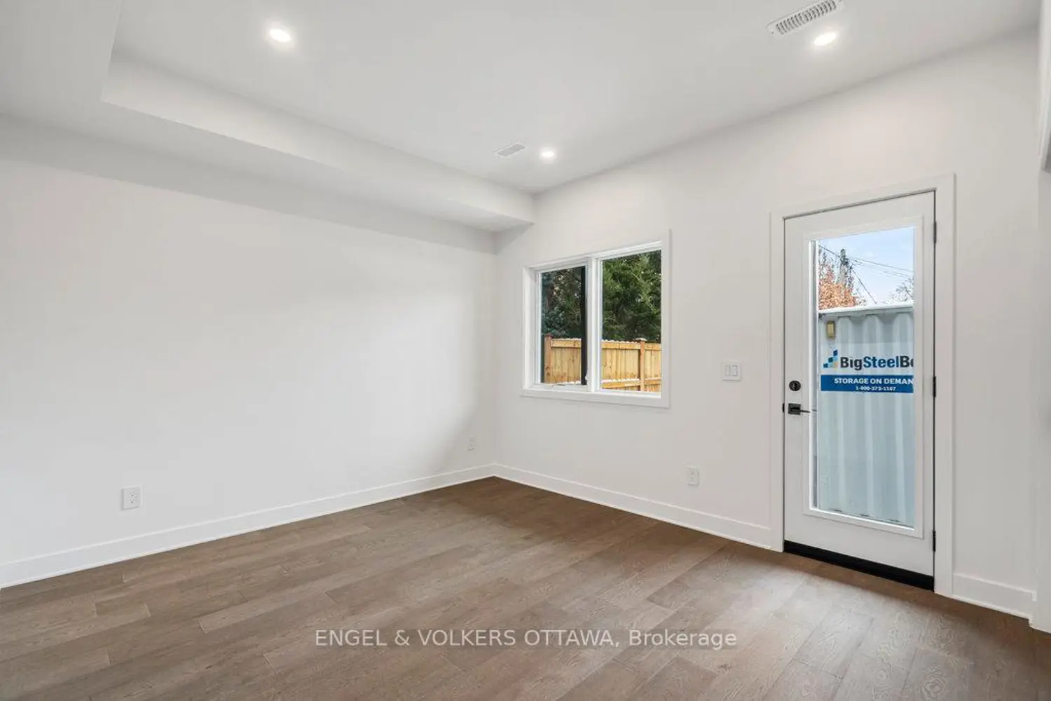 69 Parent Avenue photo 3