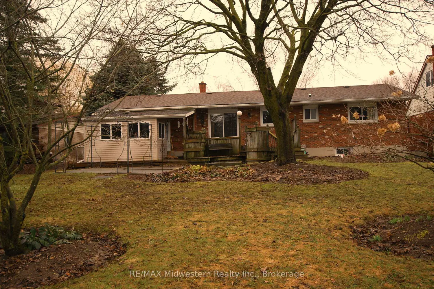 69 Louise Street photo 2