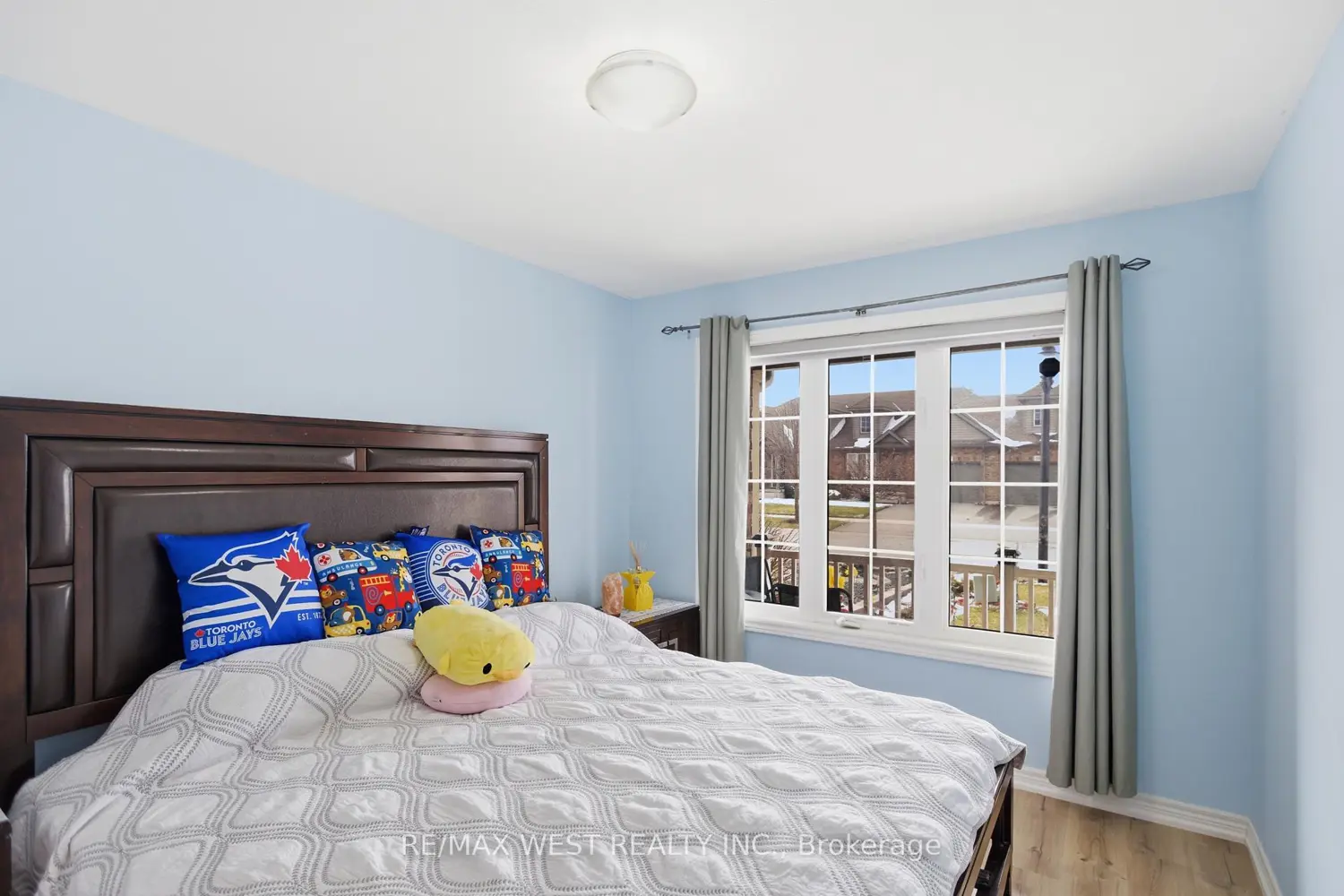 170 Silverwood Avenue photo 3
