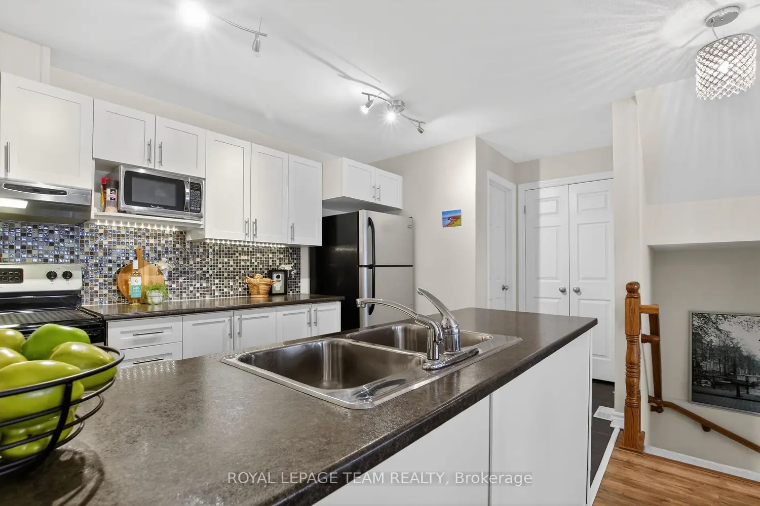 130A Lindenshade Drive photo 3