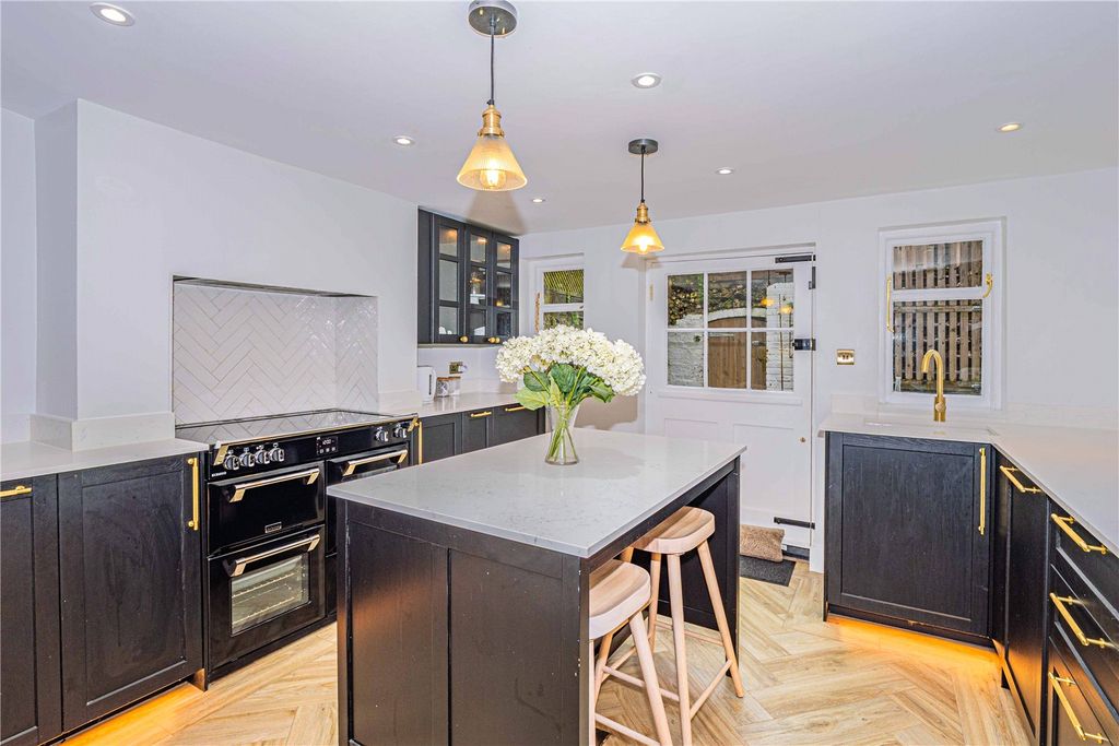 Additional image 5 of 4 bed semi-detached house for saleRoughdown Villas Road, Felden, Hemel Hempstead, Hertfordshire HP3