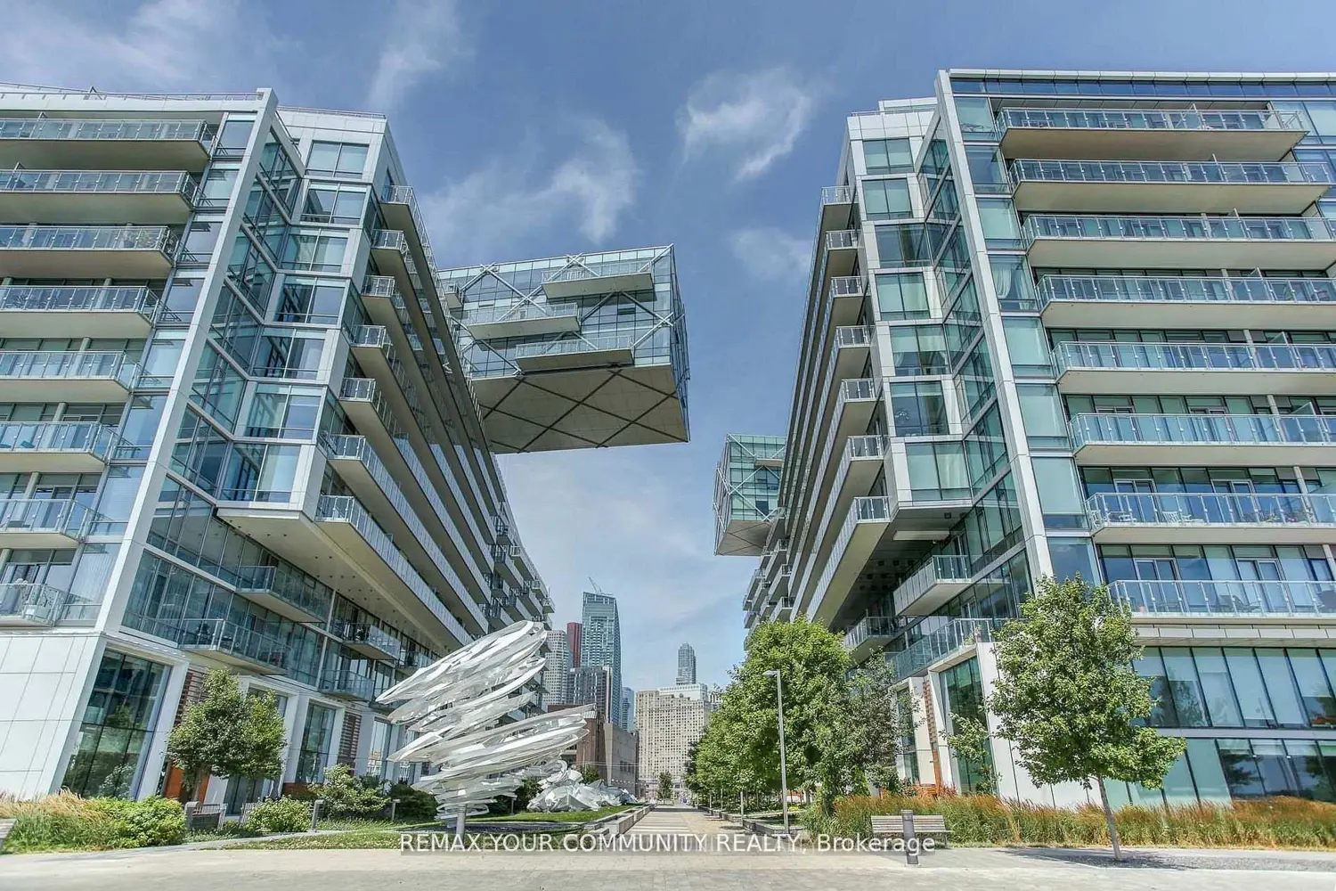 Additional image 2 of 39 Queens Quay 1109