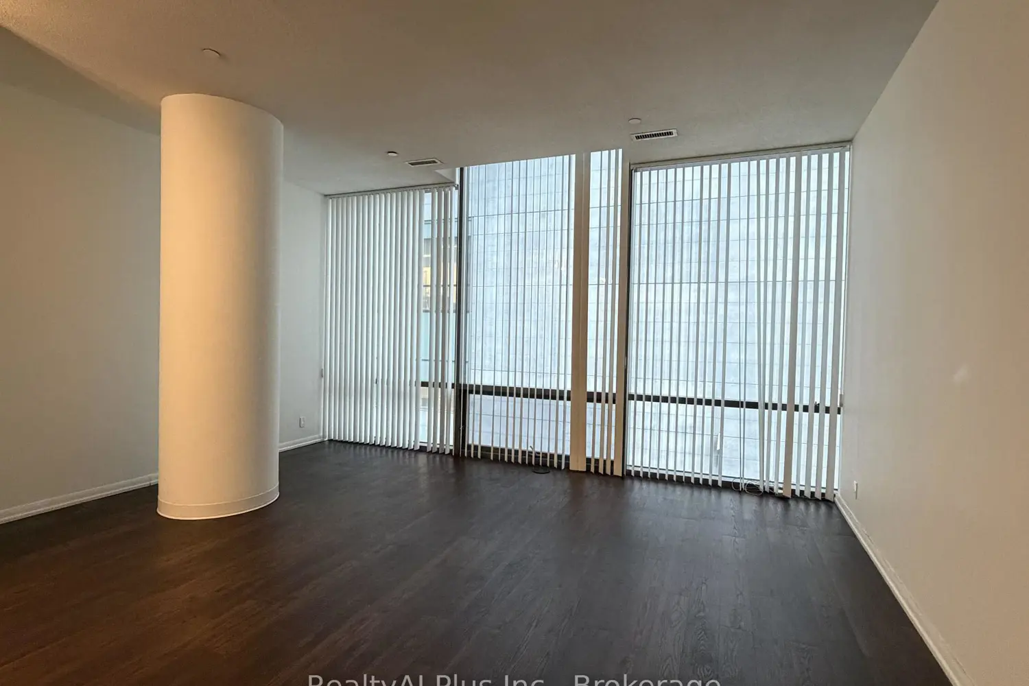 832 Bay Street 213 photo 2