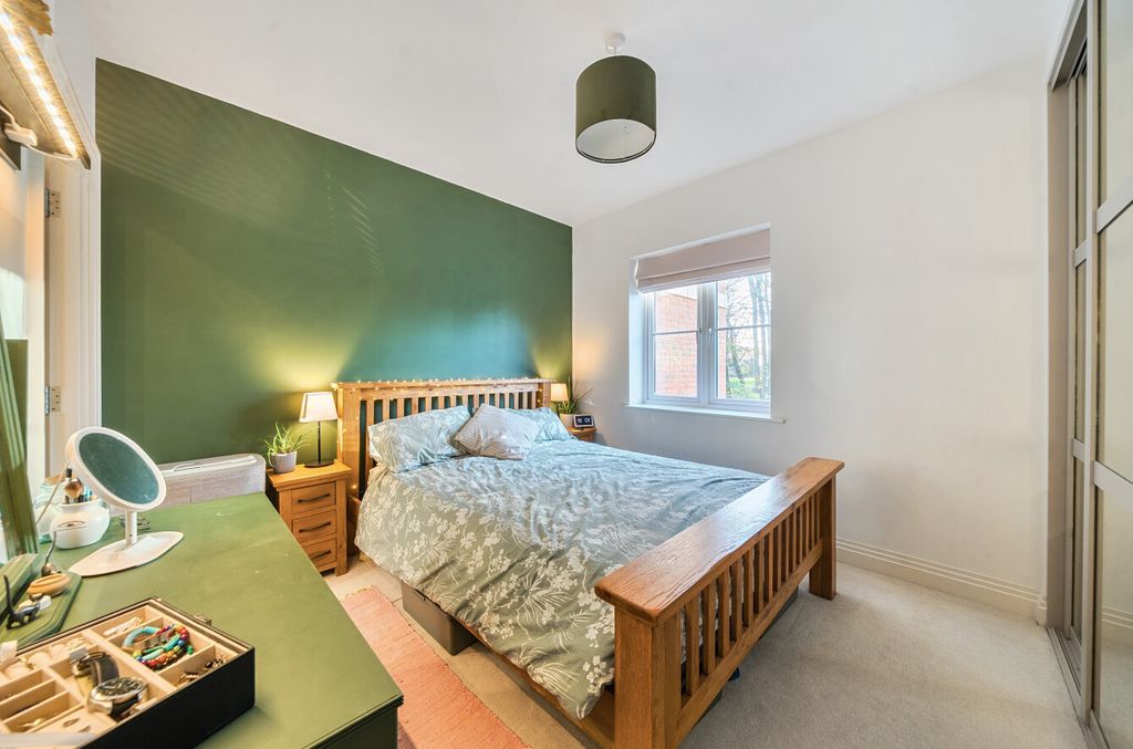 Additional image 6 of 2 bed flat for saleAspen Road, High Wycombe, Buckinghamshire HP10