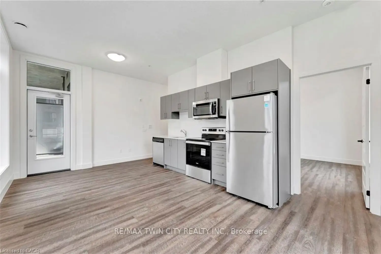 107 Roger Street 101 photo 4