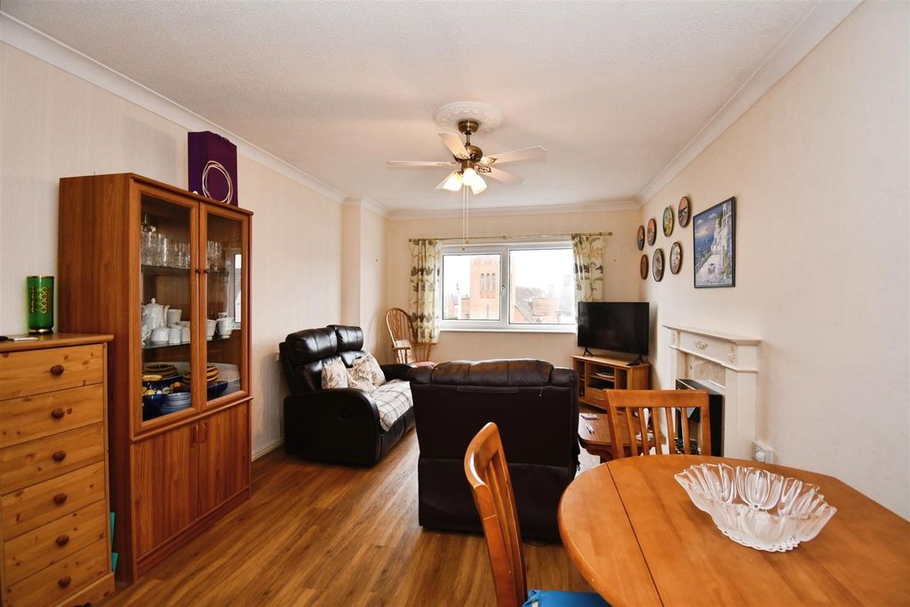 Additional image 2 of 2 bed flat for saleAlbion Court, Anlaby Common, Hull HU4