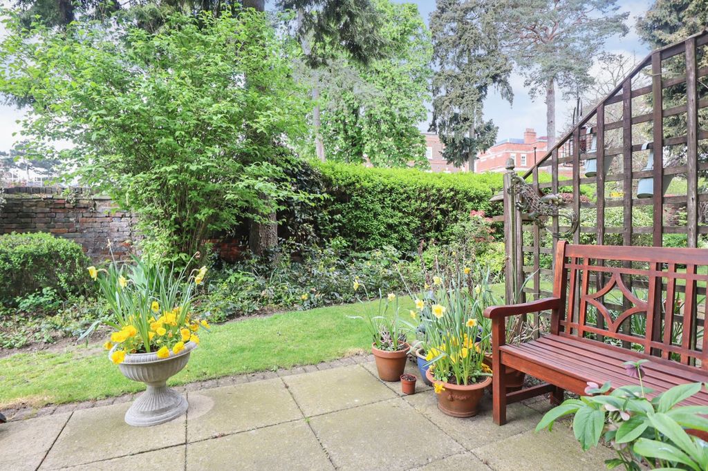 Additional image 8 of 2 bed flat for saleSun Lane, Harpenden AL5