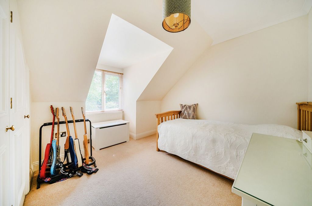 Additional image 14 of 4 bed detached house for salePembury Road, Havant PO9
