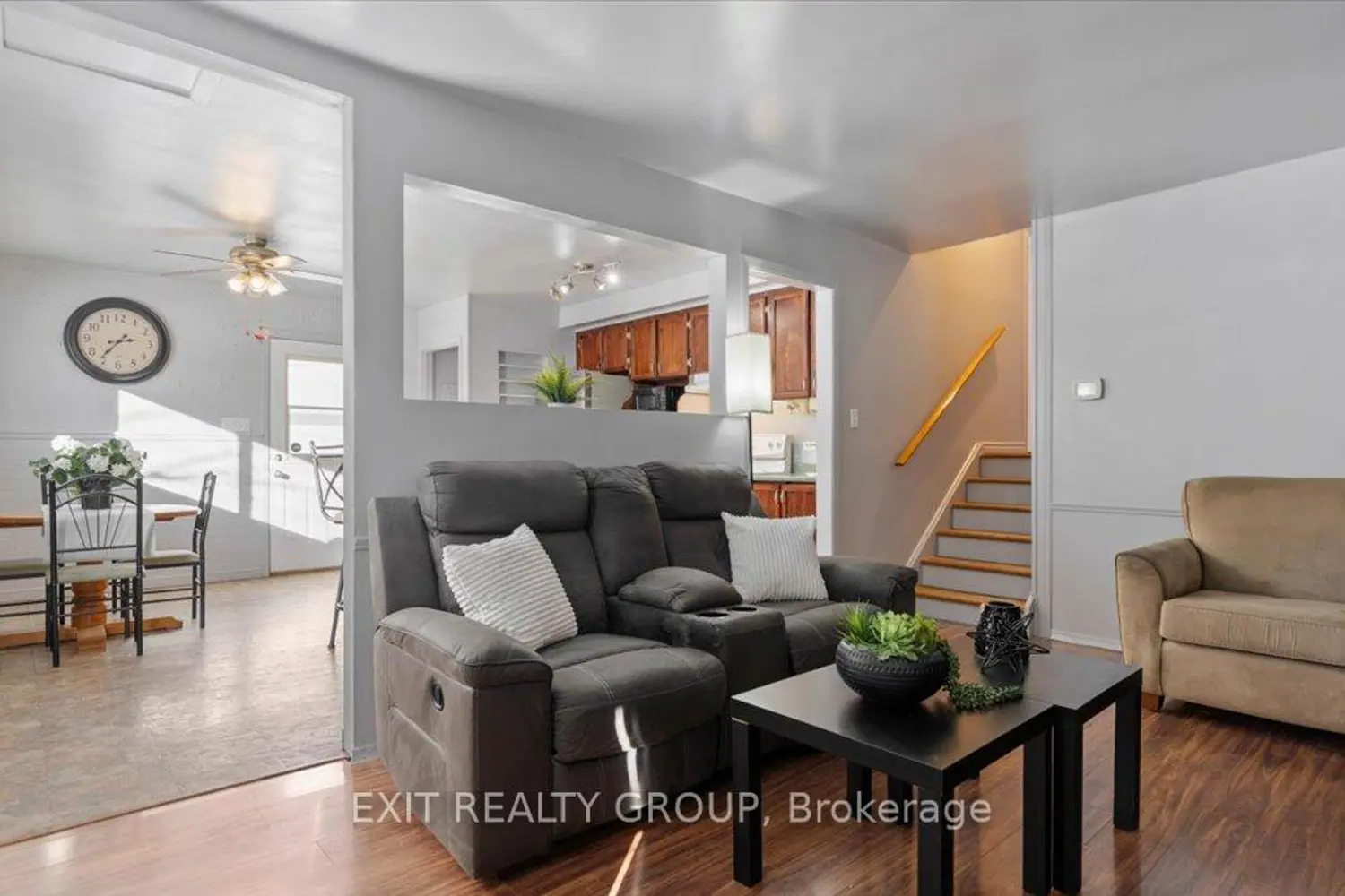 84 Chatterton Valley Crescent photo 5