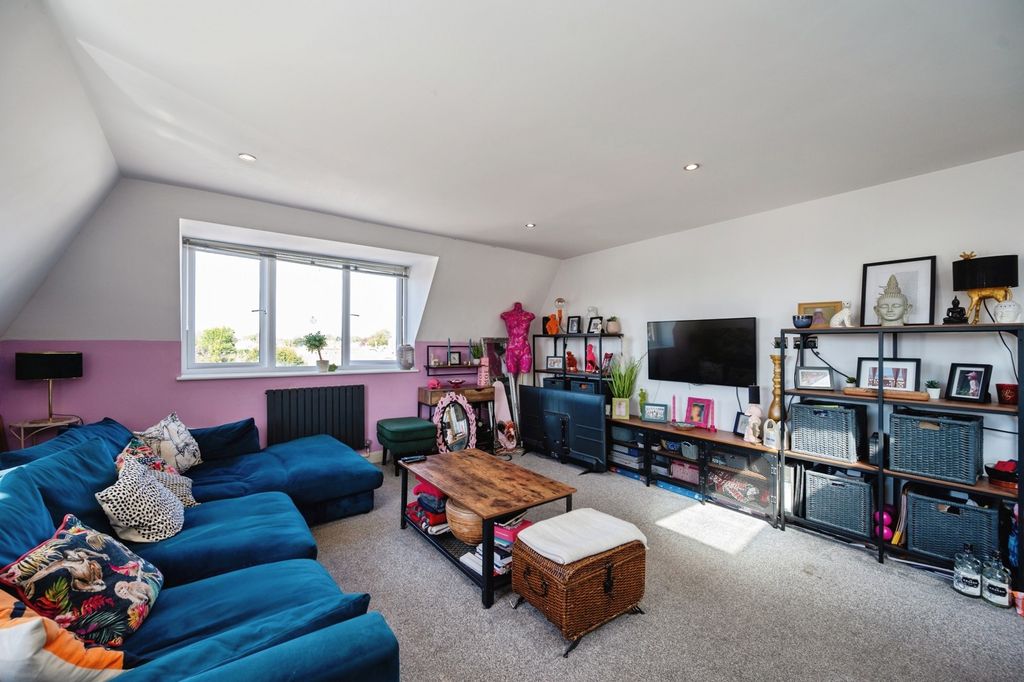 Additional image 11 of 2 bed flat for saleElm Grove, Hayling Island PO11