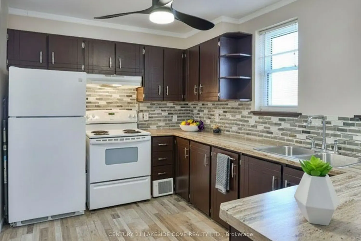1 Paradise Boulevard Unit 27 photo 2