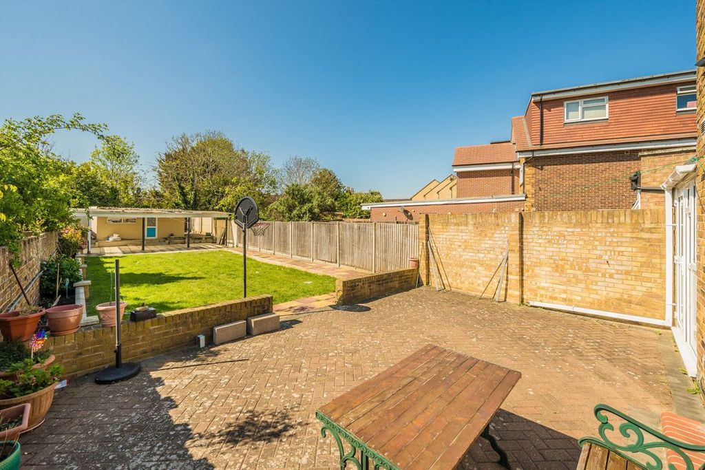 Additional image 8 of 4 bed semi-detached house for saleBath Road, Hounslow TW3
