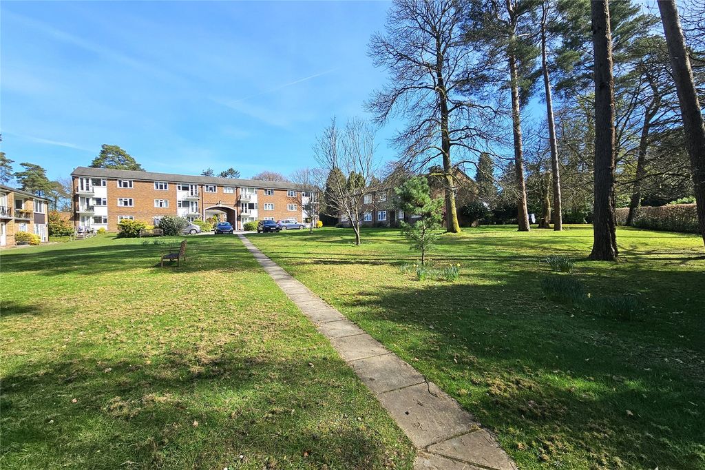 Additional image 14 of 2 bed flat for saleHindhead, Surrey GU26