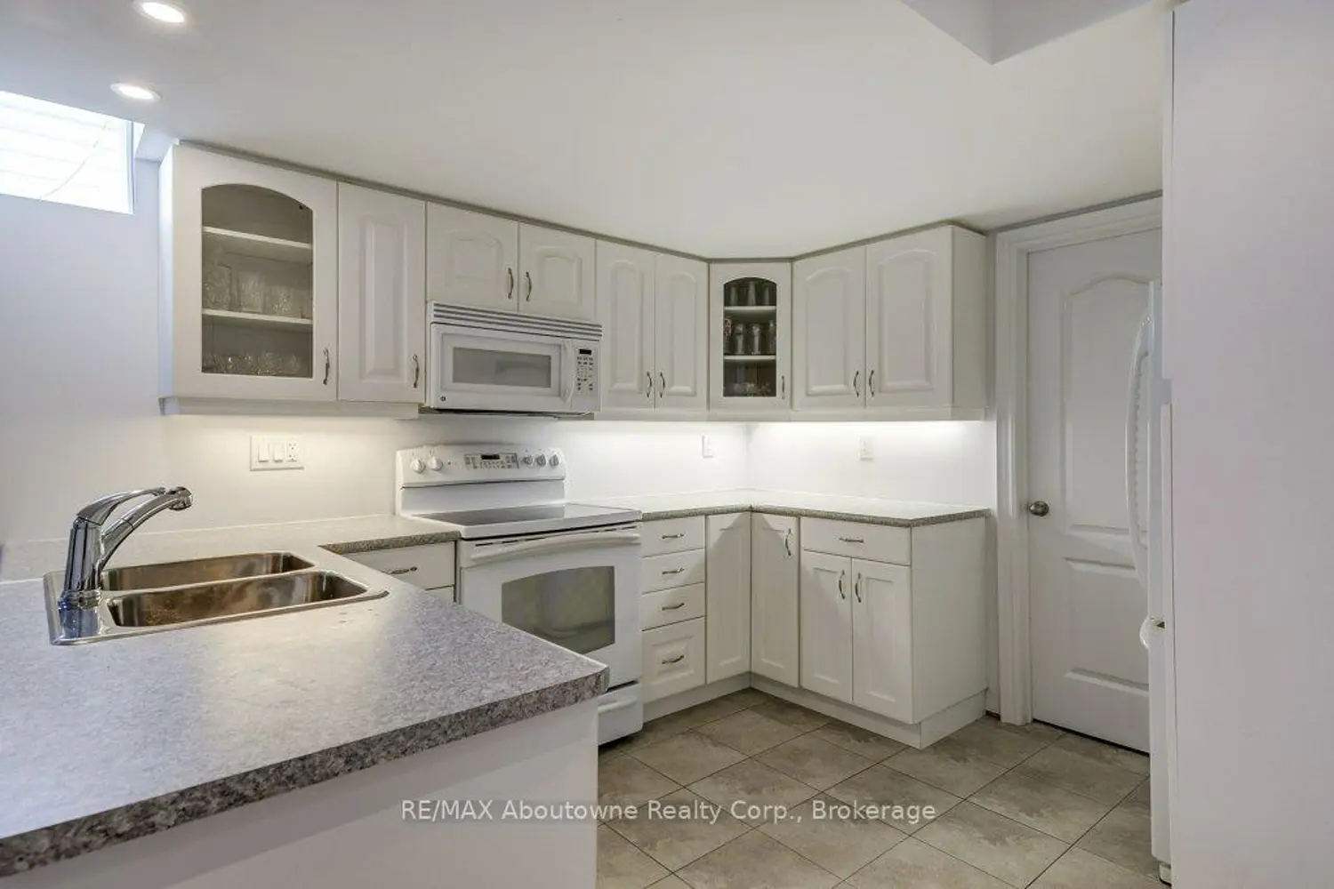 Additional image 10 of 2454 Greenwich Drive