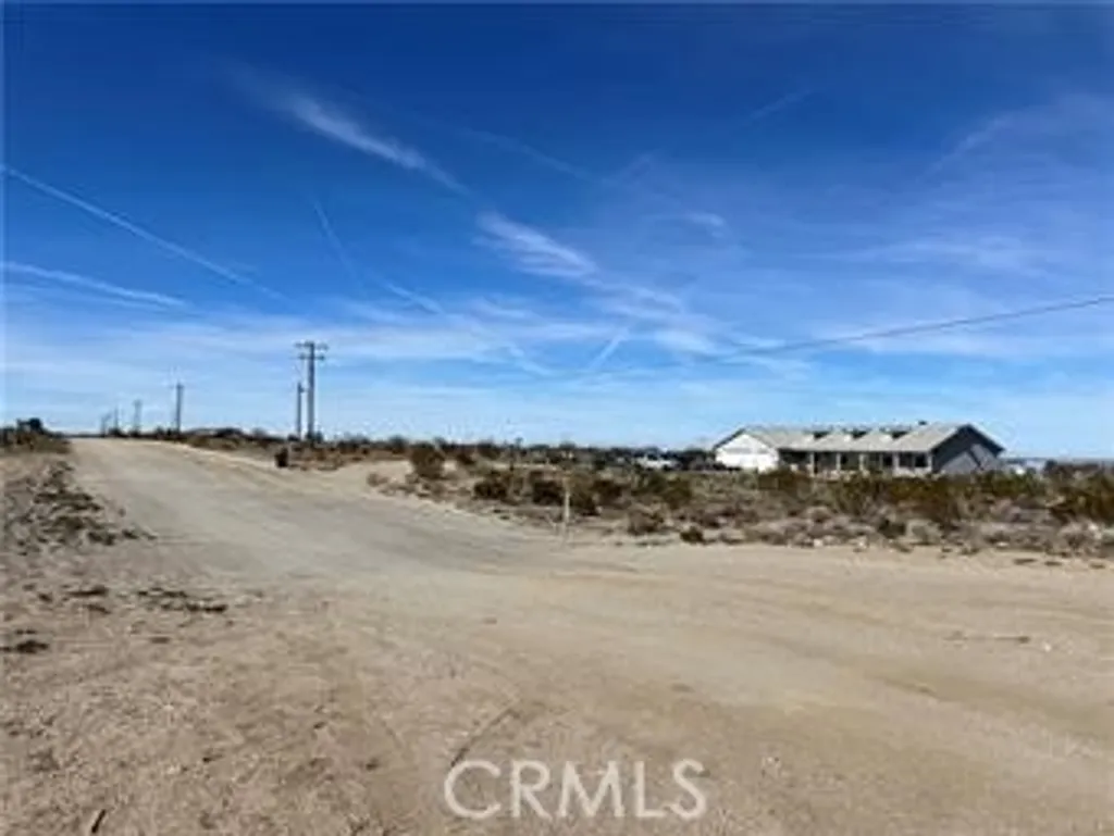 South, Phelan, CA 92371 photo 3