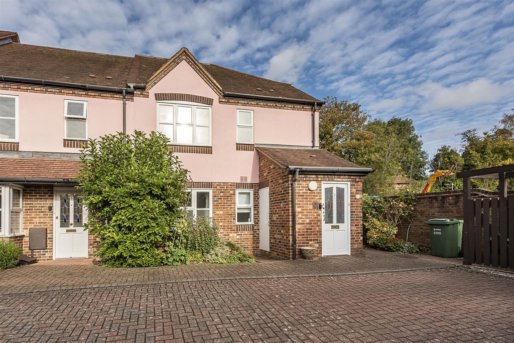 1 bed flat for saleSun Lane, Harpenden AL5