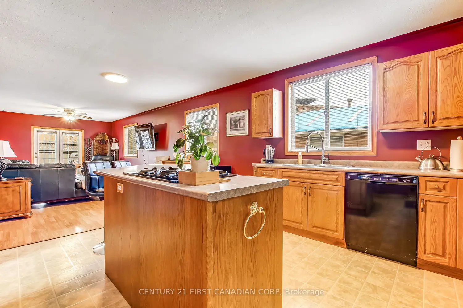 114 Connaught Avenue photo 3