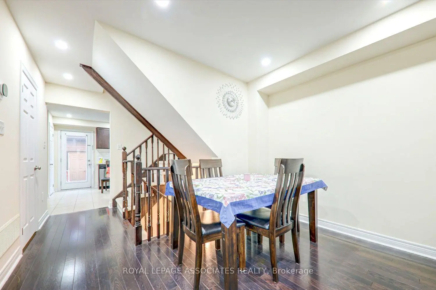 Additional image 9 of 19 Kawneer Terrace