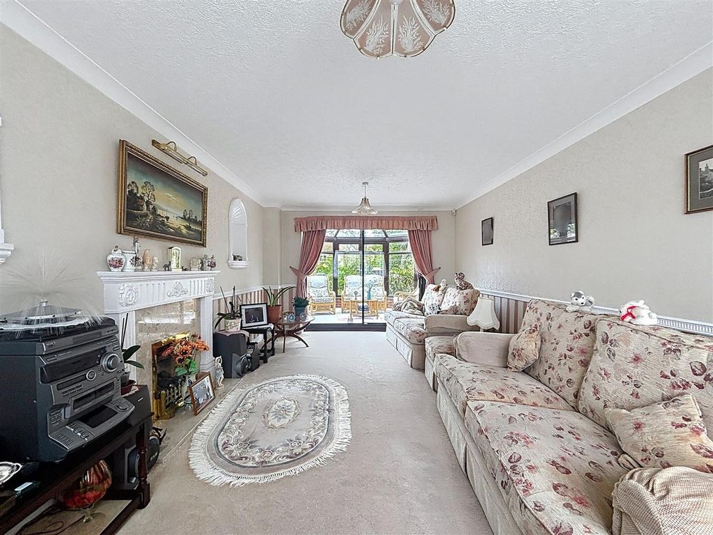 Additional image 3 of 3 bed detached house for saleCheyne Walk, Hornsea HU18