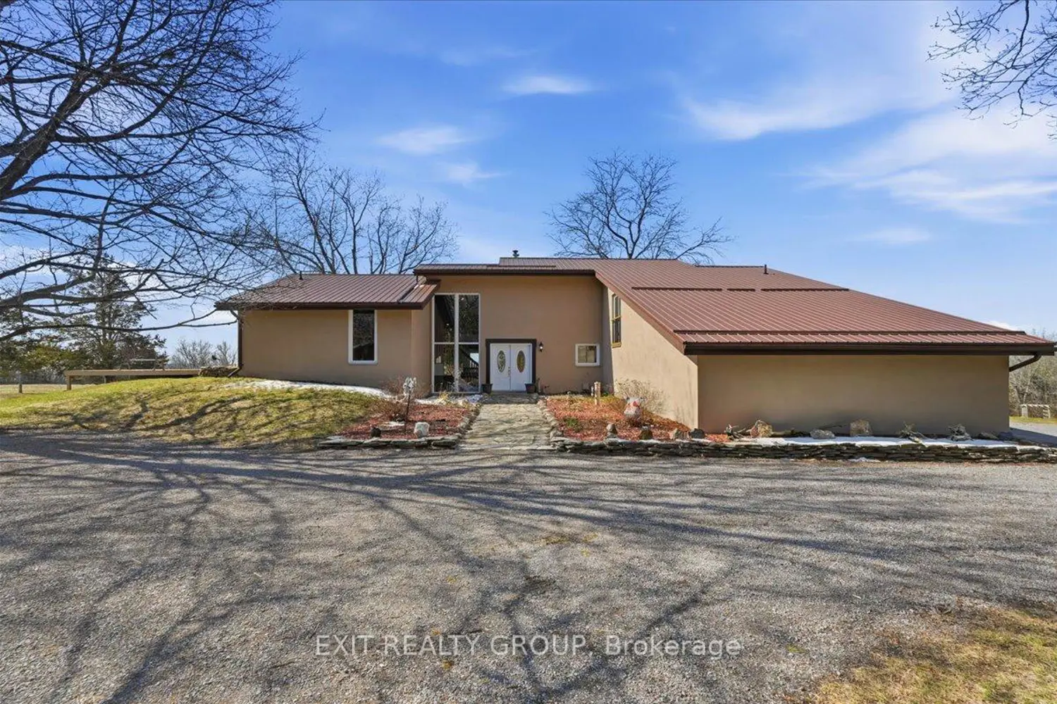 401 Hearns Road photo 4