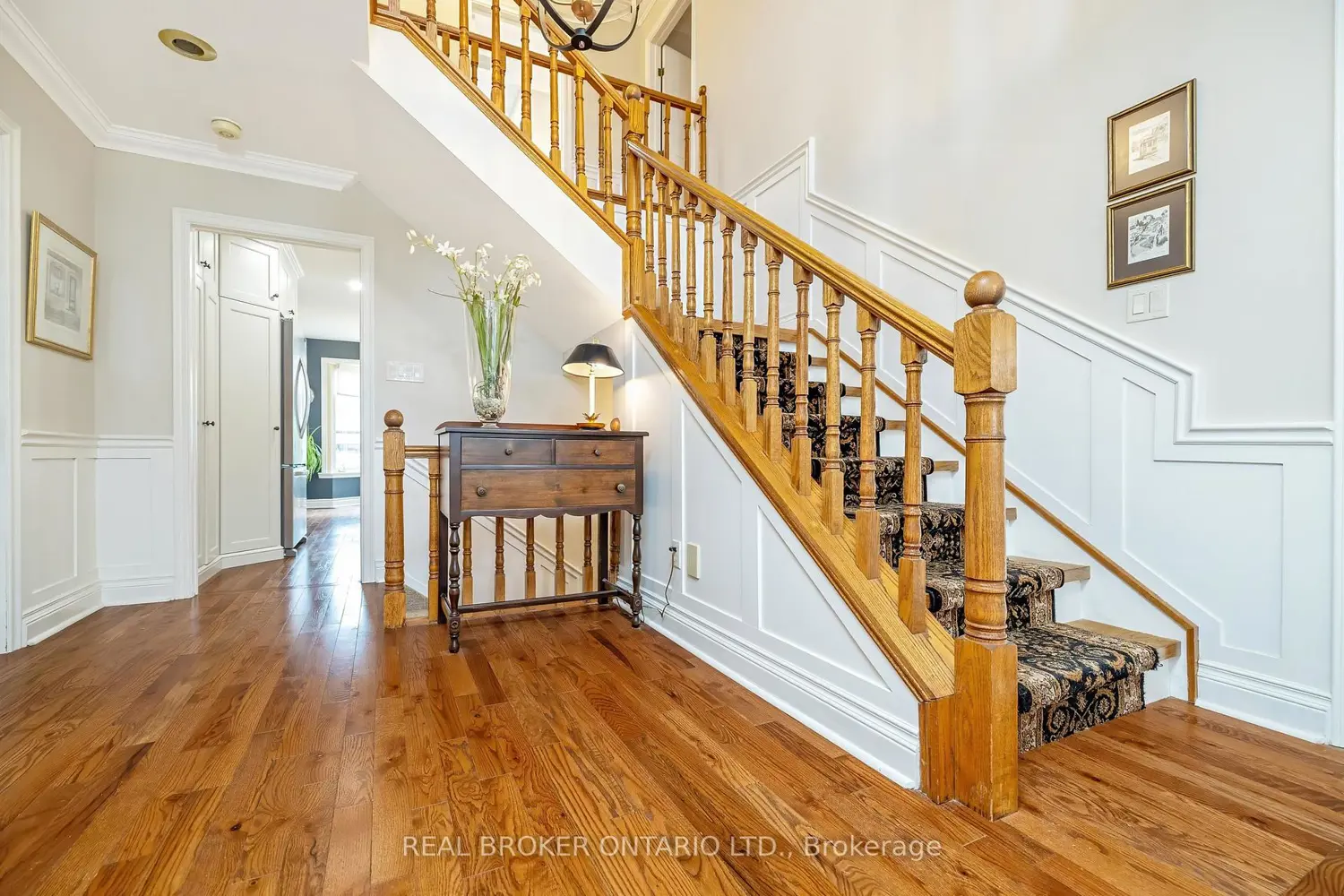 352 Broadway Avenue photo 2