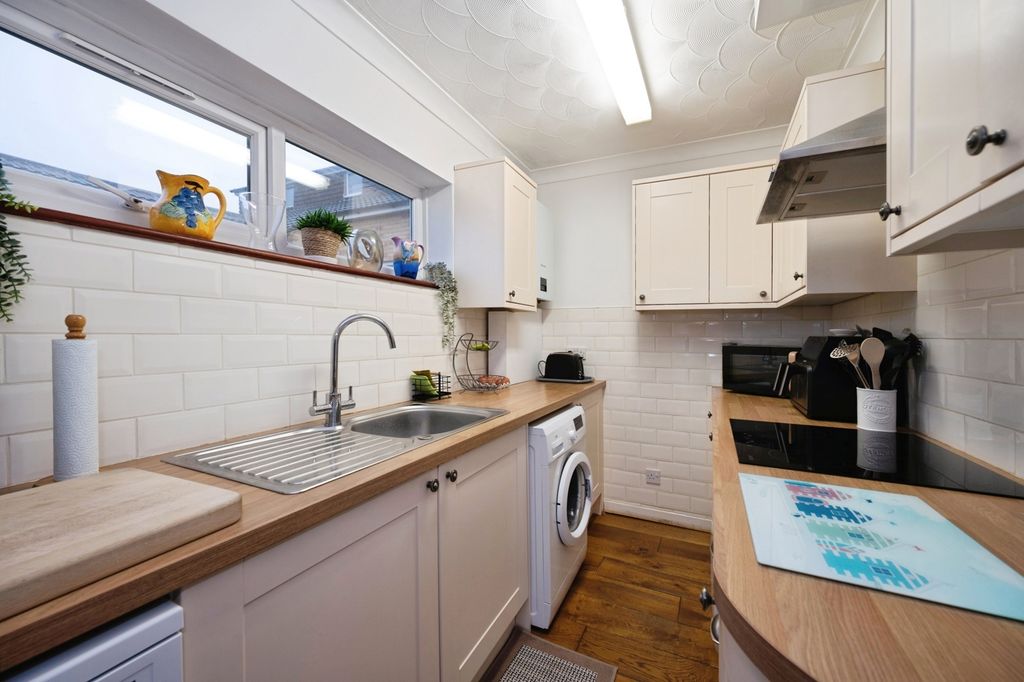 Additional image 6 of 2 bed flat for saleSouthwood Road, Hayling Island, Hampshire PO11