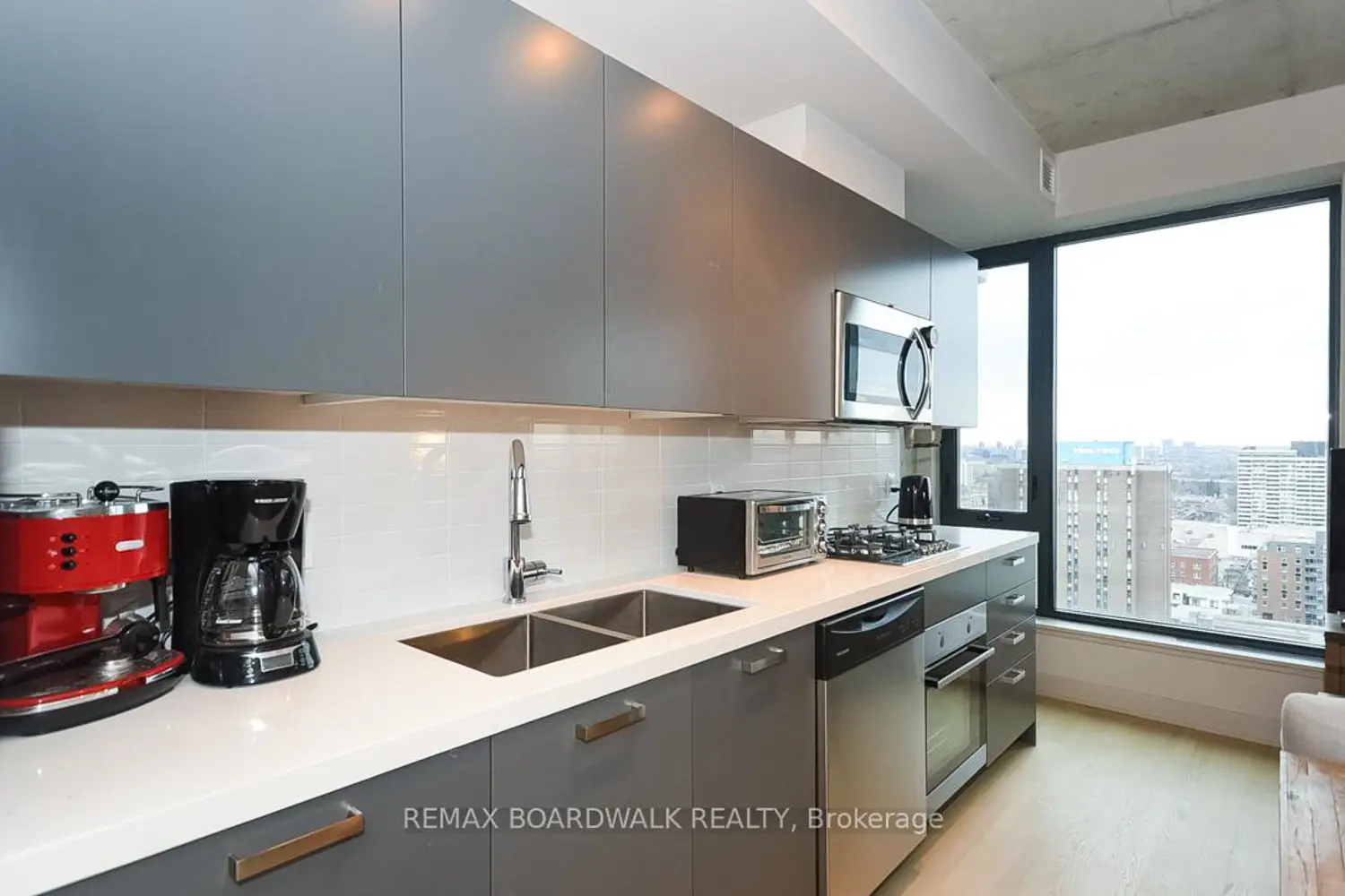 Additional image 9 of 203 Catherine Street 1709