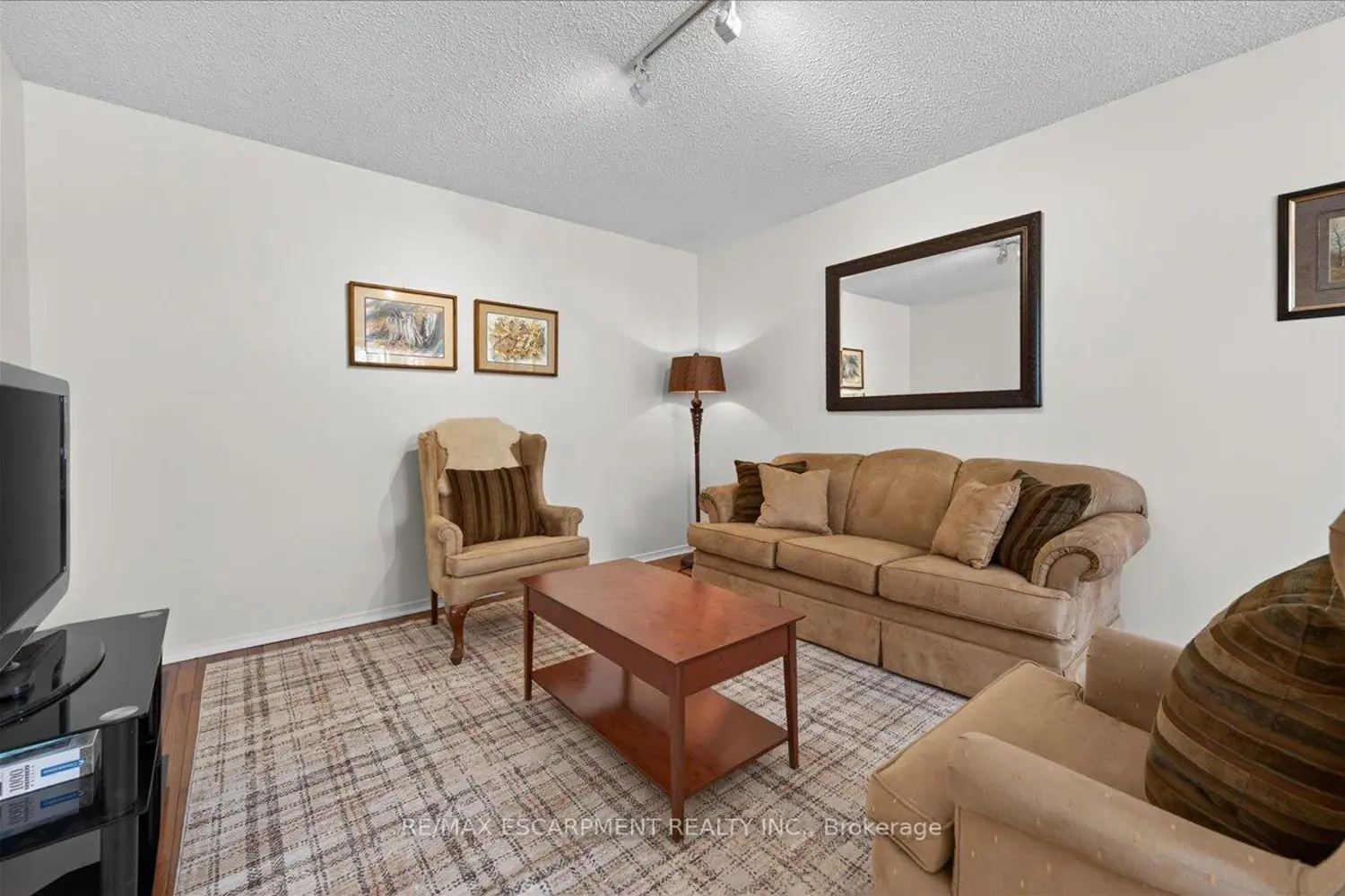 54 Goldcrest Drive photo 4