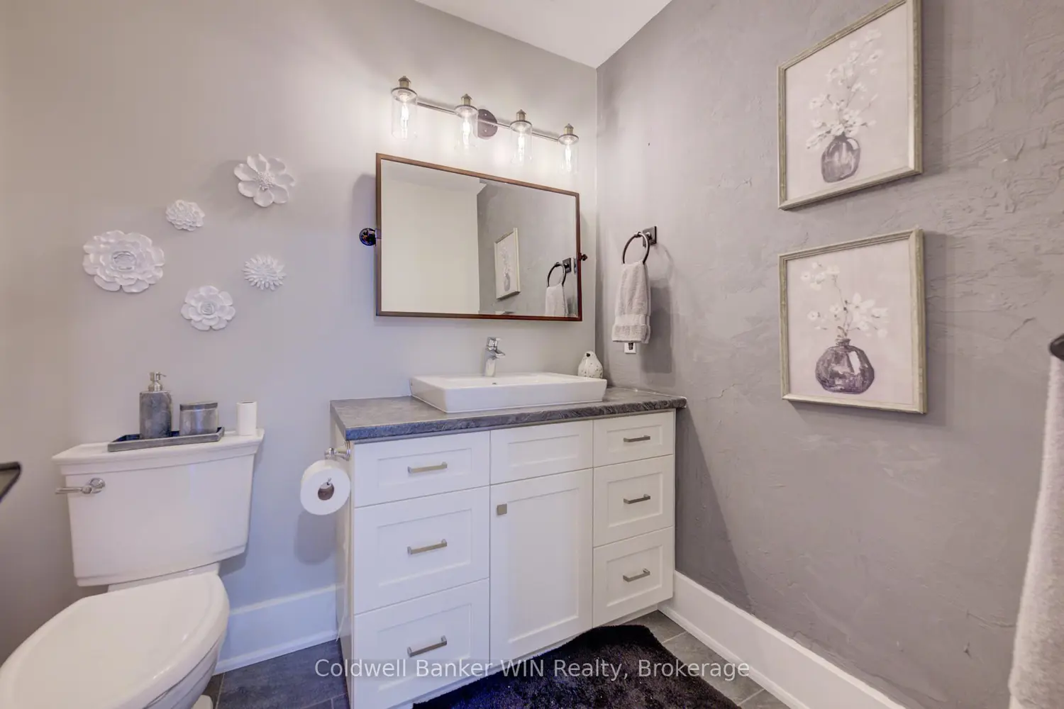 224 Djay Crescent photo 4