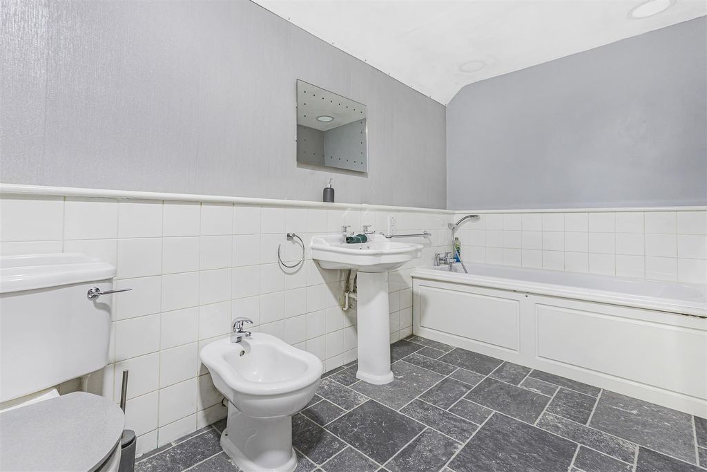 Additional image 28 of 5 bed detached house for saleYewlands, Hoddesdon EN11