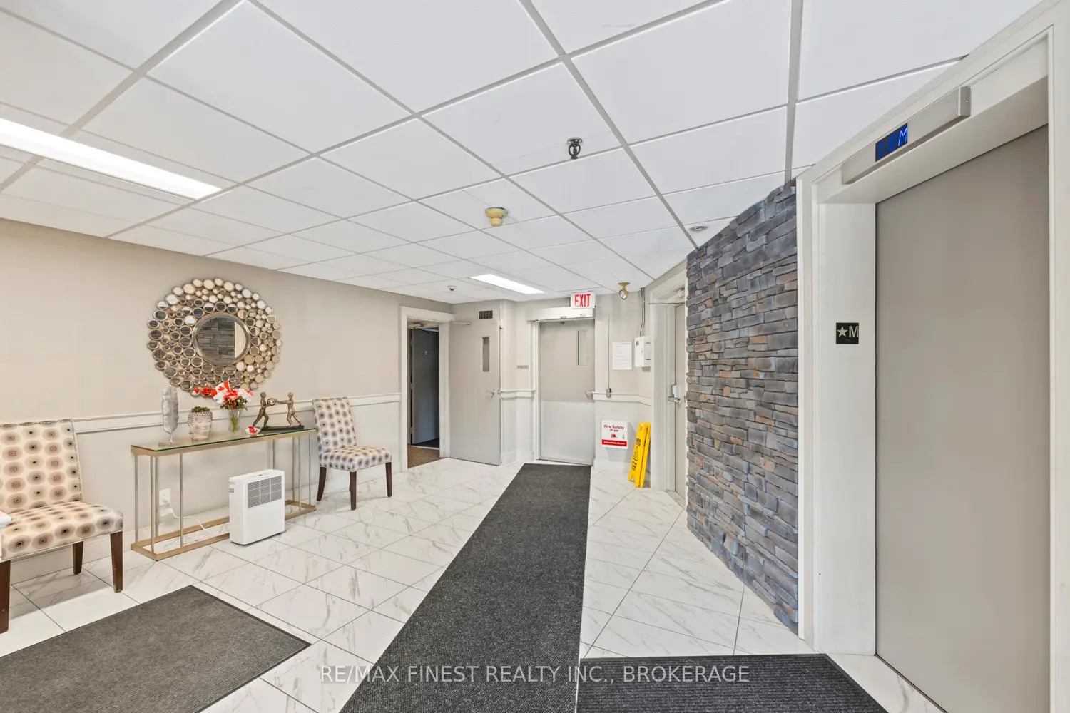334 Queen Mary Road 408 photo 3