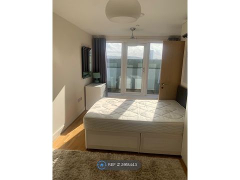 Mizzen Mast House, London SE18, Room to rent