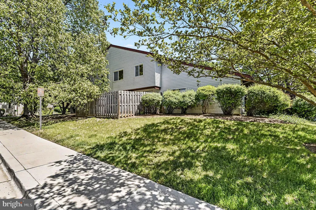 1912 Tupello Place, Crofton, MD 21114 photo 3