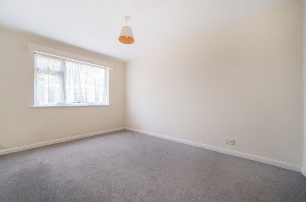 Additional image 12 of 2 bed flat for saleHindhead, Surrey GU26