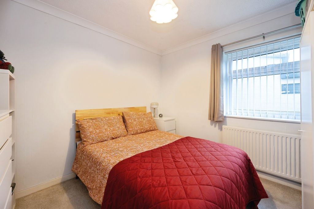 Additional image 12 of 2 bed flat for saleSouthwood Road, Hayling Island, Hampshire PO11