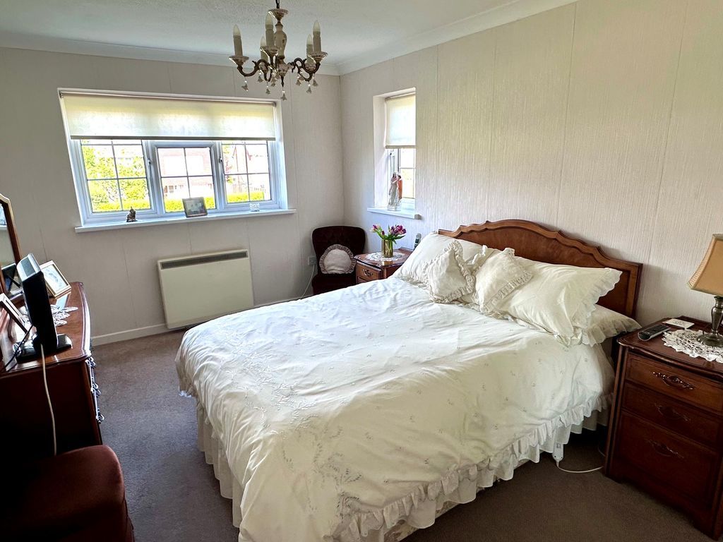 Additional image 16 of 2 bed flat for sale44 Mark Anthony Court, Hayling Island PO11