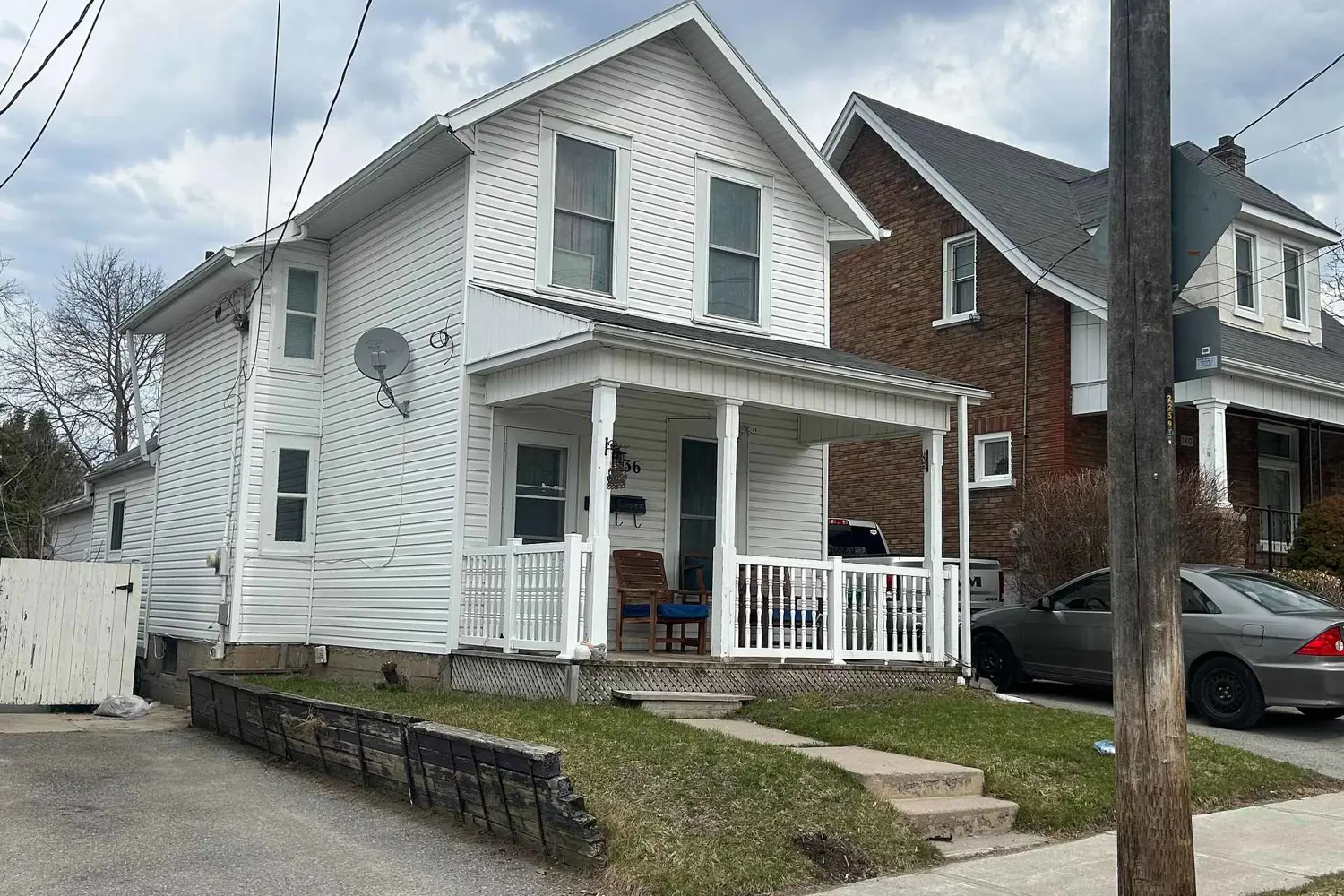 136 Robinson Street photo 2