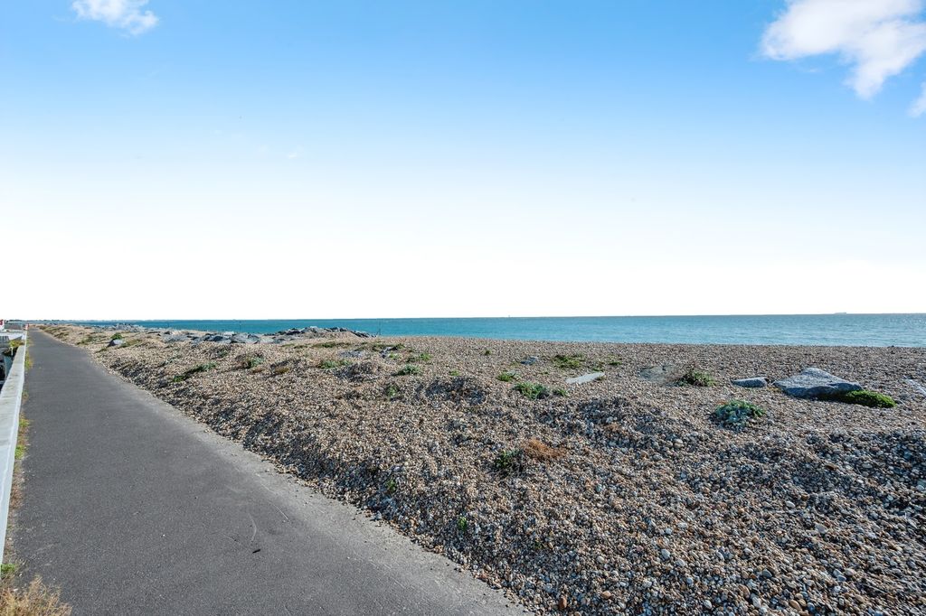 Additional image 12 of 2 bed flat for saleAcasta Court, 188 Southwood Road, Hayling Island, Hampshire PO11